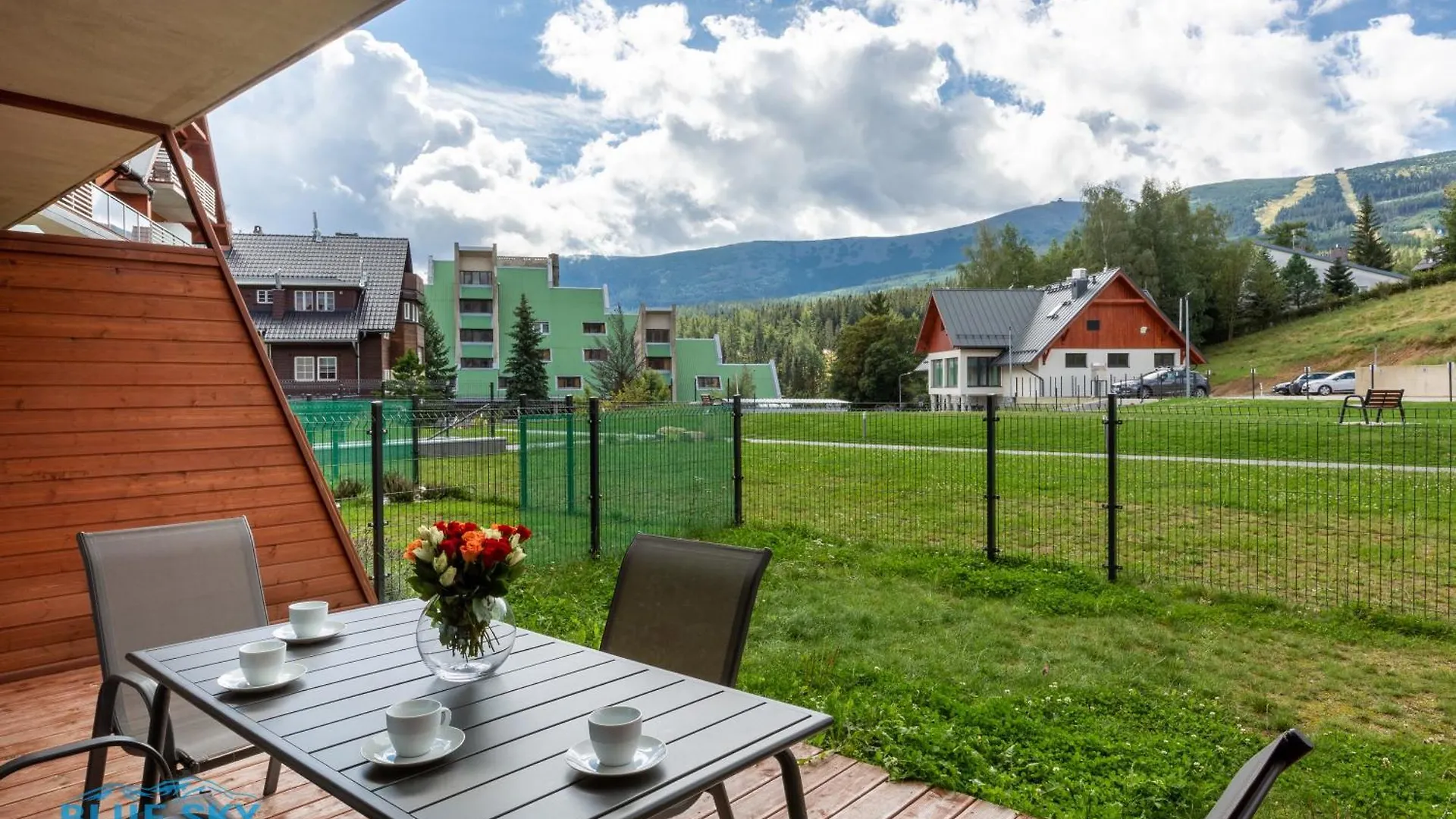 Apartamenty Bluesky - Karkonoska 13, Z Widokiem Na Gory, Blisko Szlakow I Wyciagow, W Zielonej Okolicy Karpacz