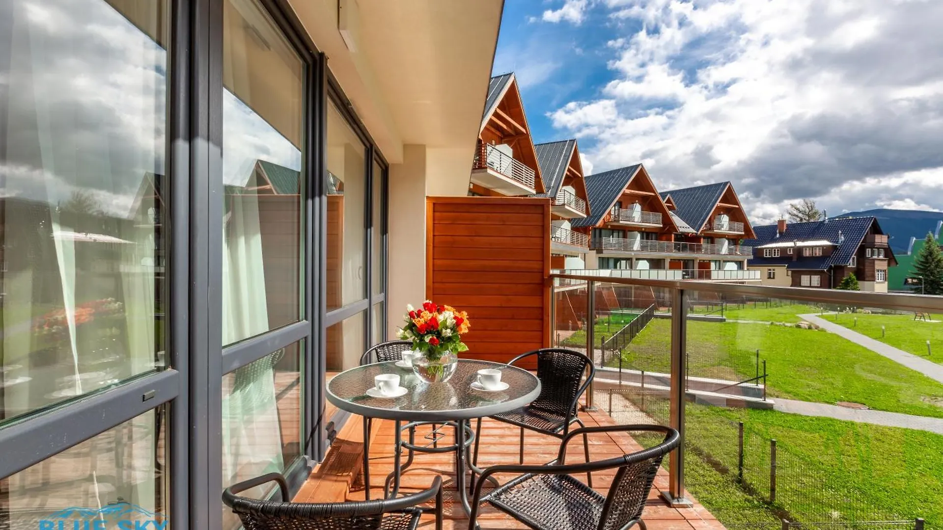 Apartamenty Bluesky: Mountain View Retreat Near Trails Karpacz 0*,